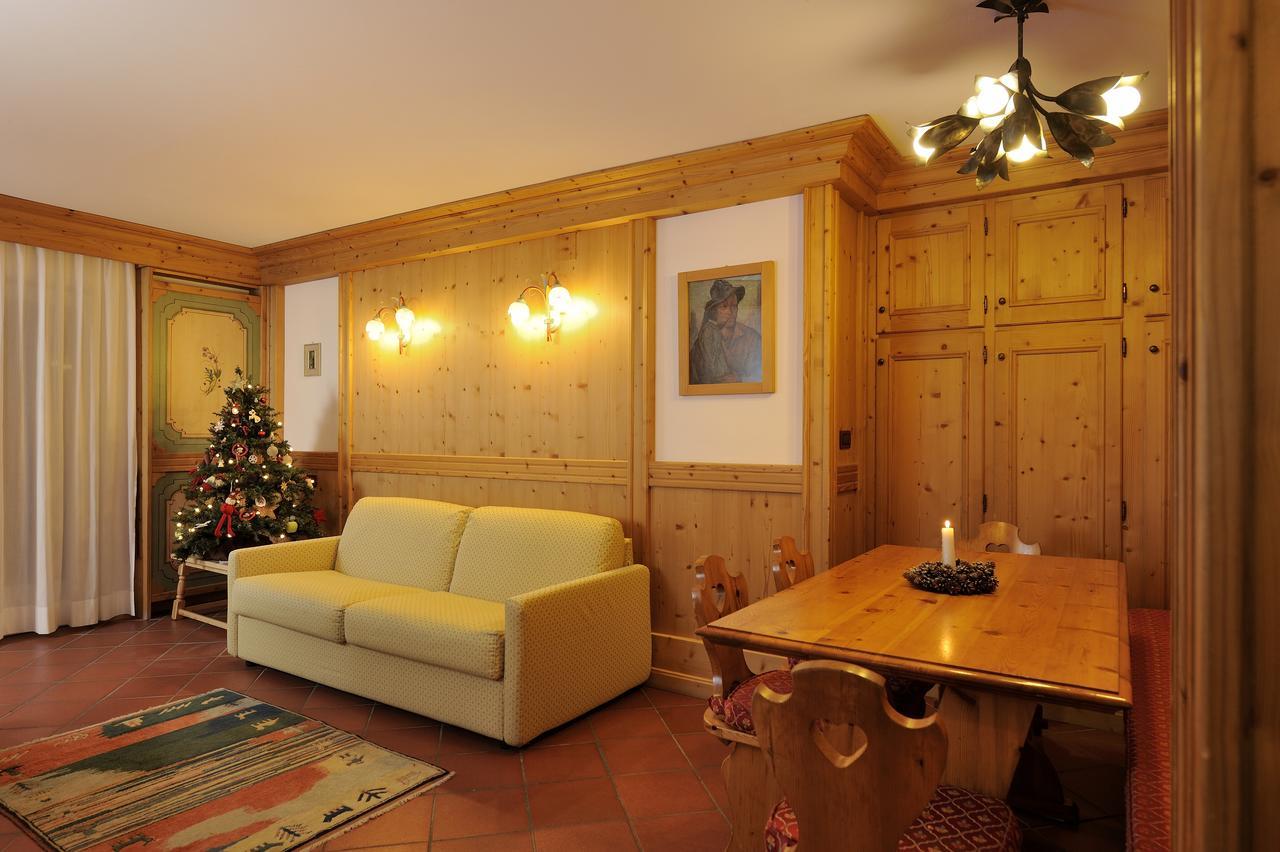 Aparthotel Chalet dei Pini Madonna Exterior foto