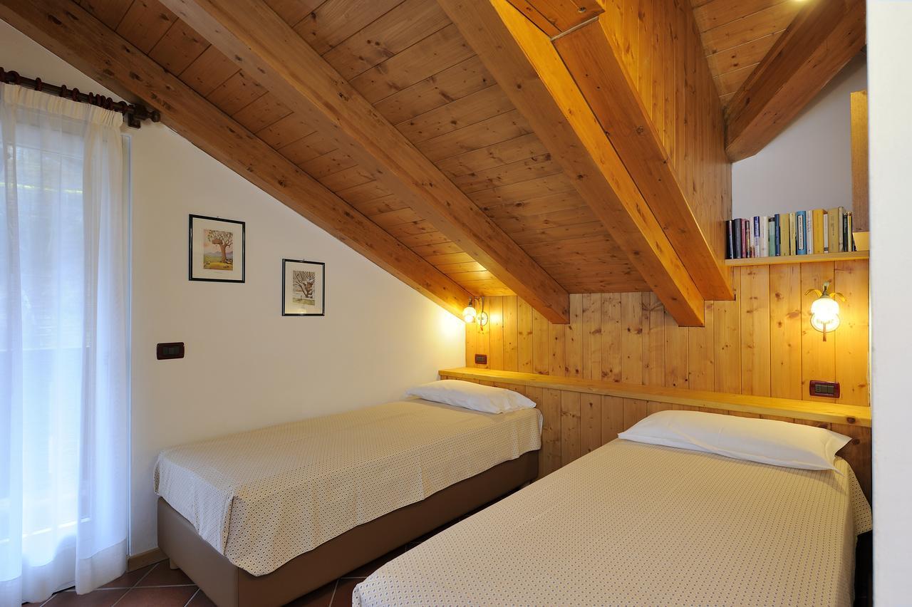 Aparthotel Chalet dei Pini Madonna Exterior foto