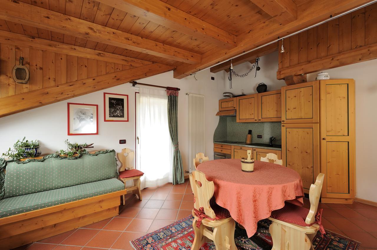Aparthotel Chalet dei Pini Madonna Exterior foto