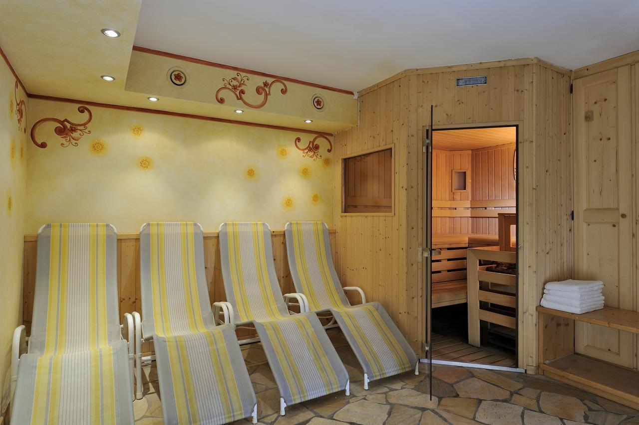 Aparthotel Chalet dei Pini Madonna Exterior foto